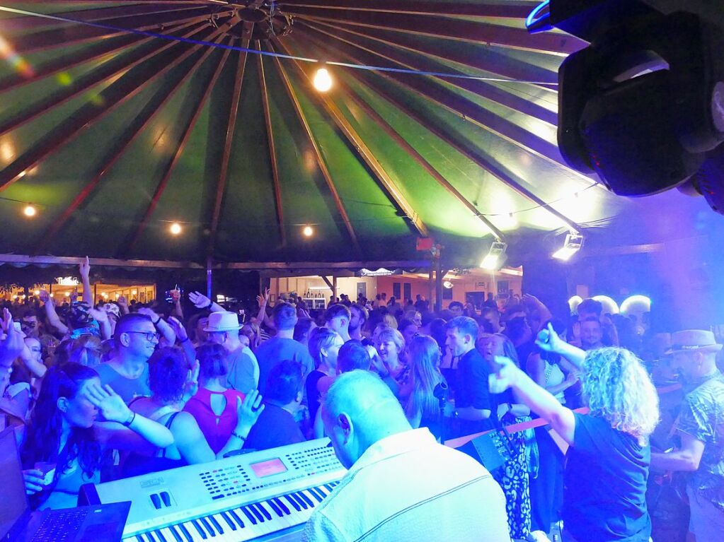 Tausende genossen auf dem Weinfest die schne Stimmung.