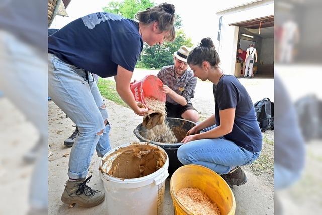 Bauen mit Lehm: Freiburger Architekten-Workshop zeigt die Vorteile eines uralten Baustoffs