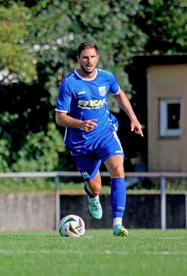 Fabian Nopper, der Spielertrainer des FC Waldkirch  | Foto: Matthias Konzok