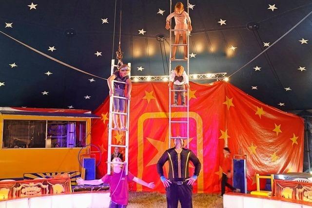 Beim Kinder-Mitmach-Zirkus in Grwihl sind kleine Akrobaten ganz gro