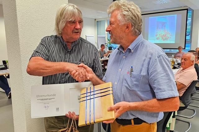 Brgermeister Gerd Schnbett, rechts, ...mmunalpolitisch in Tegernau aktiv war.  | Foto: Gerlad Nill