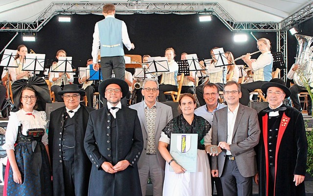 Gastkapellen, Vertreter der Musik- und...Musikverein zum 100-jhrigen Bestehen.  | Foto: Reiner Beschorner