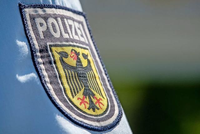 Bundespolizei entdeckt am Weiler Autobahnzoll 16 Mnner, die illegal im Fernbus einreisen wollen