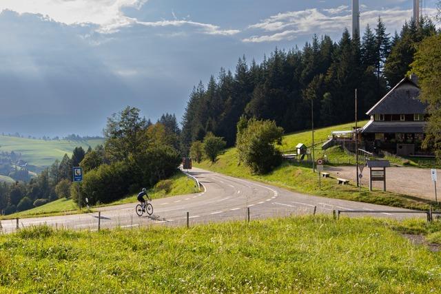 Freiburgs Schauinslandstrae ist eine Strecke fr Rennfahrer und Knige – das ist ihre Geschichte