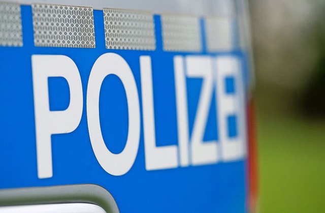 Die Polizei hat zwei Mnner in Btzingen vorlufig festgenommen.  | Foto: Marijan Murat (dpa)