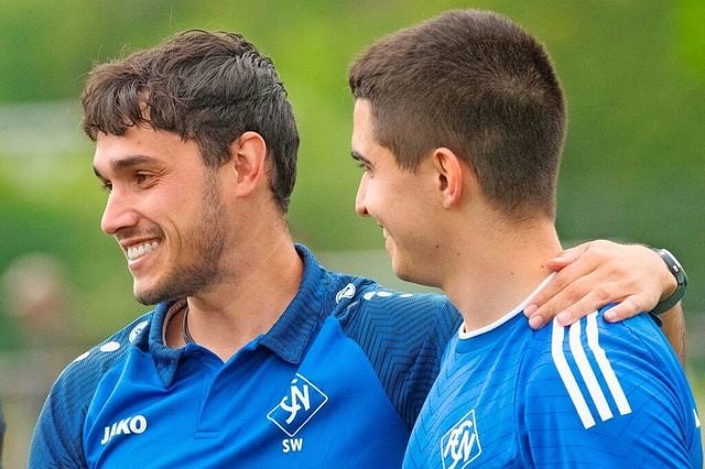 Der Neustdter Trainer Sascha Waldvogel  und Ricardo da Silva Marques.  | Foto: Wolfgang Scheu