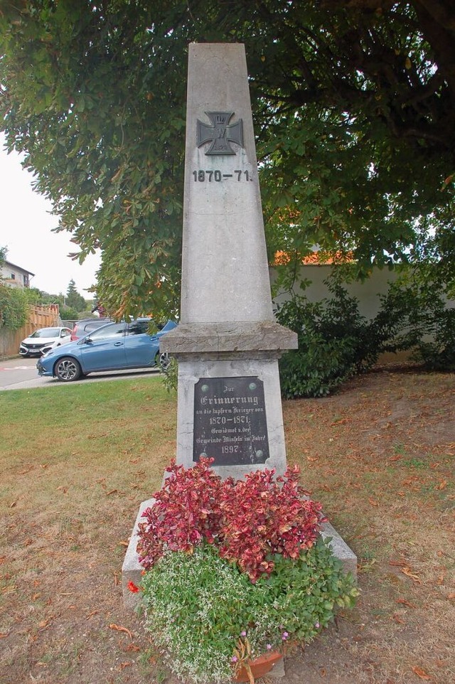 Das Kriegerdenkmal steht seit dem Jahr...Minseln und ehrt die Kriegsteilnehmer.  | Foto: Petra Wunderle