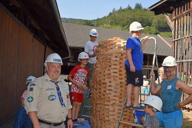 Turmbau zu Todtnau mit 100.000 Baukltzen