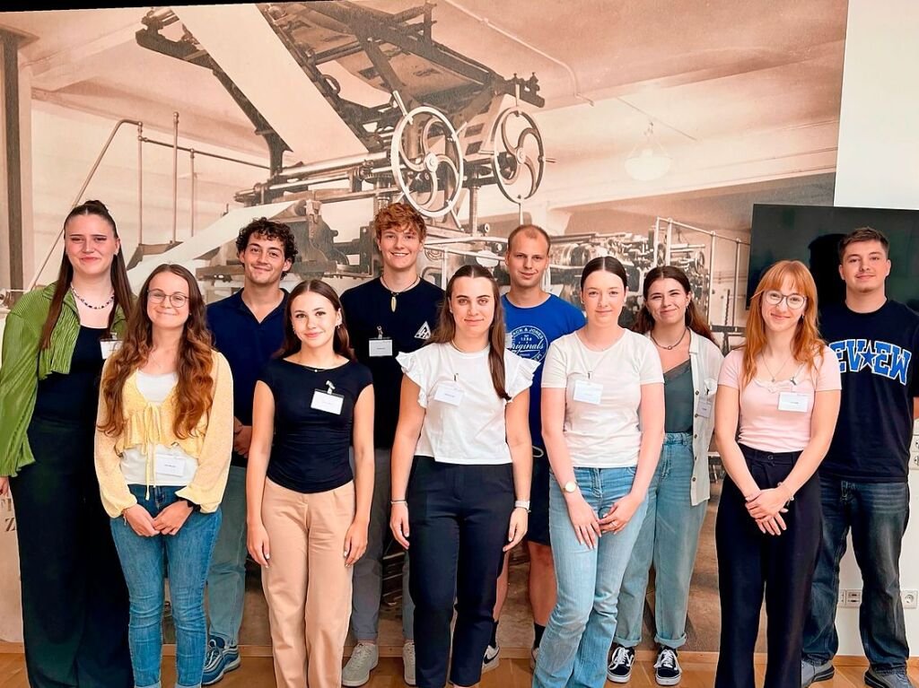 Die zehn neuen Auszubildenden der BZ.medien-Gruppe beim Fototermin im BZ-Museum whrend der Einfhrungstage