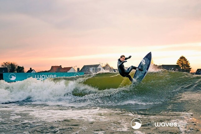 Surfen auf knstlich erzeugten  Wellen...se Idee soll in Lahr umgesetzt werden.  | Foto: Allwaves.surf