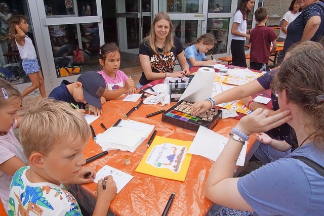 In Herbolzheim gab es am Donnerstag ei...Spielen, Verlosung und Grillwrstchen.  | Foto: Ilona Hge