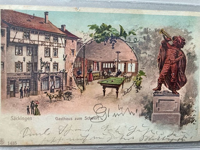 Die Postkarte, die 1904 abgestempelt w...gt das Haus &#8222;Zum Schwert&#8220;.  | Foto: Annemarie Rsch