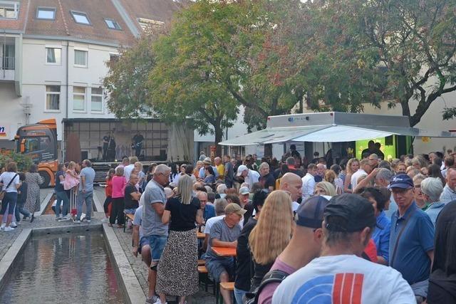 Auch der zweite Hock auf dem Lahrer Schlossplatz wird zum Erfolg