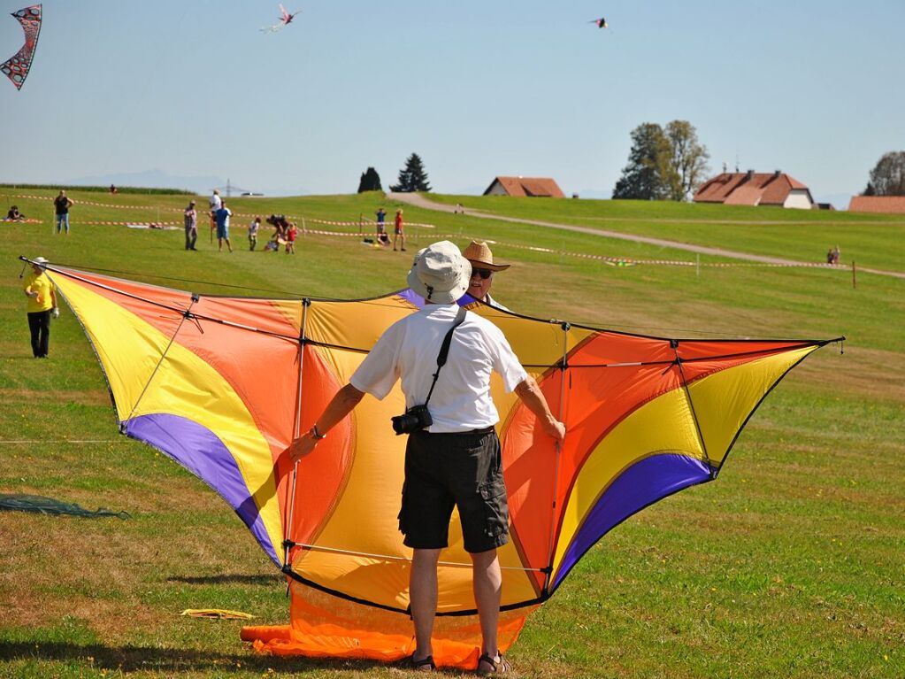 Bunte Drachen und vieles mehr gab es in Htten zu sehen.