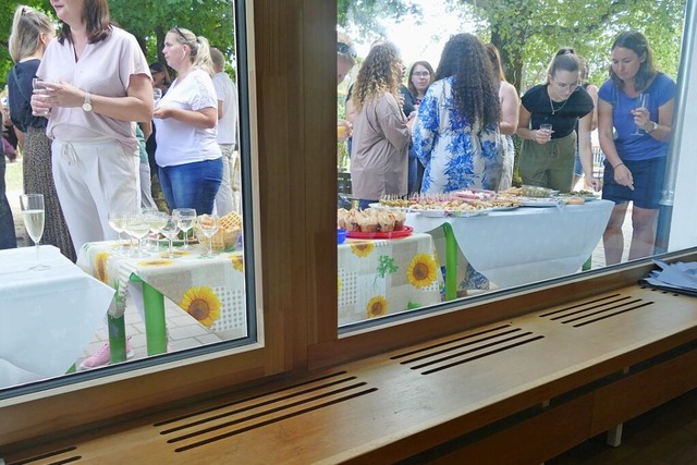 Die neuen Sitzbnke ermglichen den Kindern den Blick in den Garten.  | Foto: Rosa Di Nardo