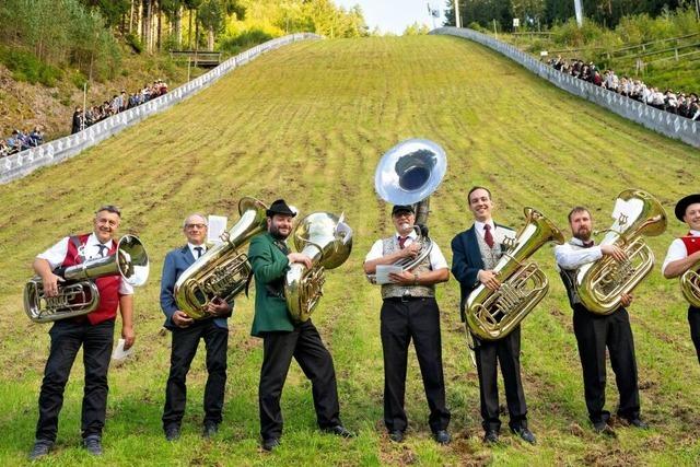 Fotos: Erffnung Blosmusik-Festival an der Hochfirstschanze