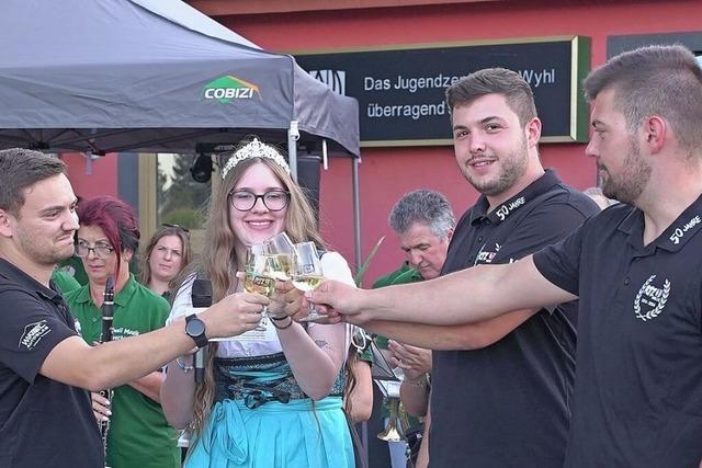 Zum AJZ-Weinfest gab es einen speziell frs Fest kreierten Wein