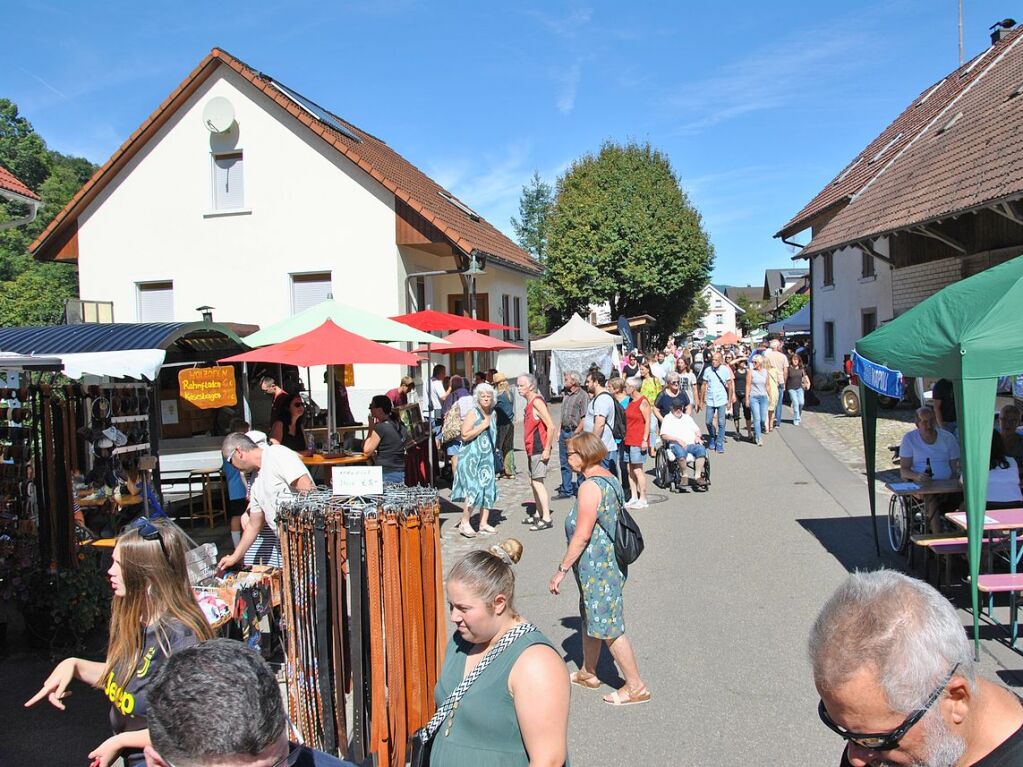 Gutes Wetter, gutes Essen und gute Musik gab es beim Enkendorfmarkt.