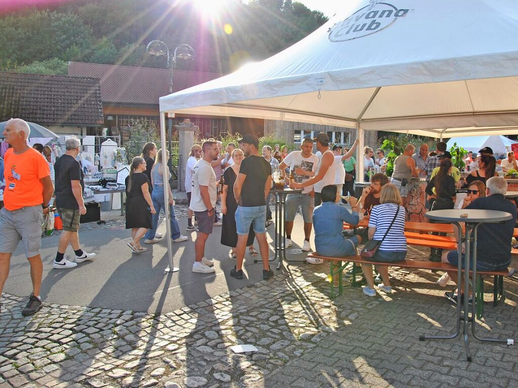 Gutes Wetter, gutes Essen und gute Musik gab es beim Enkendorfmarkt.