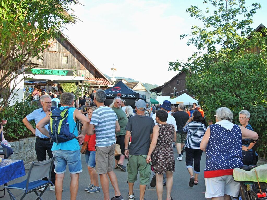 Gutes Wetter, gutes Essen und gute Musik gab es beim Enkendorfmarkt.