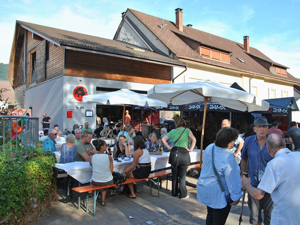 Gutes Wetter, gutes Essen und gute Musik gab es beim Enkendorfmarkt.