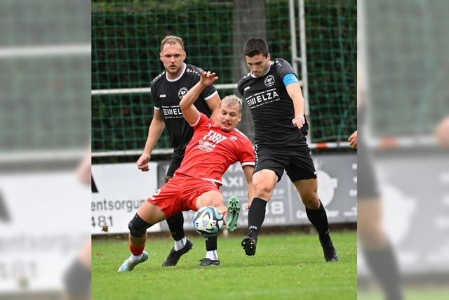 Der FC Auggen nutzt die Schwchephasen der SF Elzach-Yach eiskalt aus