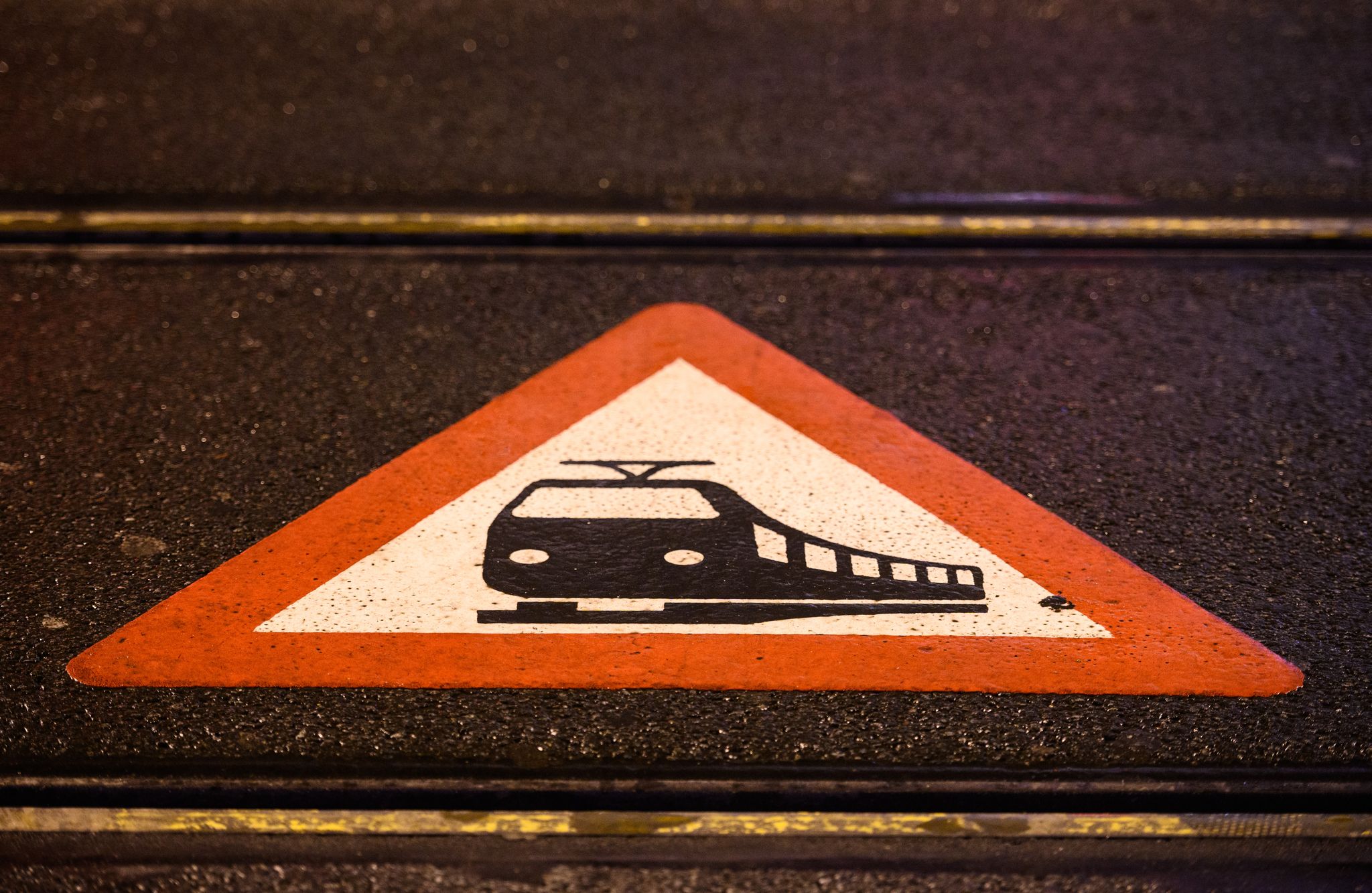 Accident in Mannheim: Car and tram collide – Baden-Württemberg