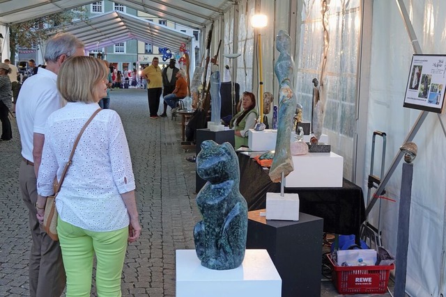 Schau her: Kunst und Kultur in vielen Facetten auf der Laufenbrcke.  | Foto: Peter Schtz