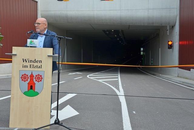 Der Bund erffnet den Brandbergtunnel in Winden