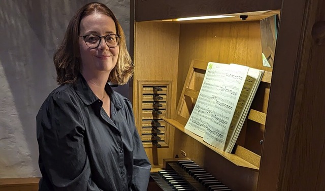 Christiane Rdder-Steiner an der Orgel in der Kirche St. Cyriak in Sulzburg  | Foto: Dorothee Philipp