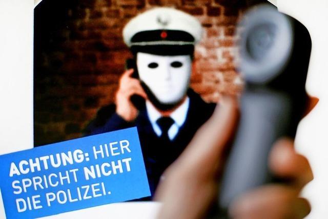 Von Offenburger Gericht verurteilt: Betrger gab sich als Polizist aus und brachte zwei Rentnerinnen um Ersparnisse