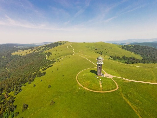 Denkmalgeschtzt und zugnglich fr die ffentlichkeit: der Feldbergturm  | Foto: stefanasal  (stock.adobe.com)