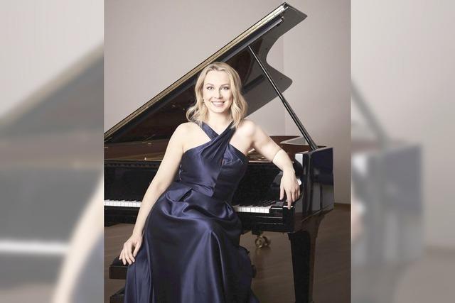 Pianistin Lydia Maria Bader ist im Trauraum des Weiler Rathauses zu Gast