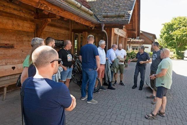 Brgermeister und Rte besuchen Belchen-Center und Campingplatz in Mnstertal