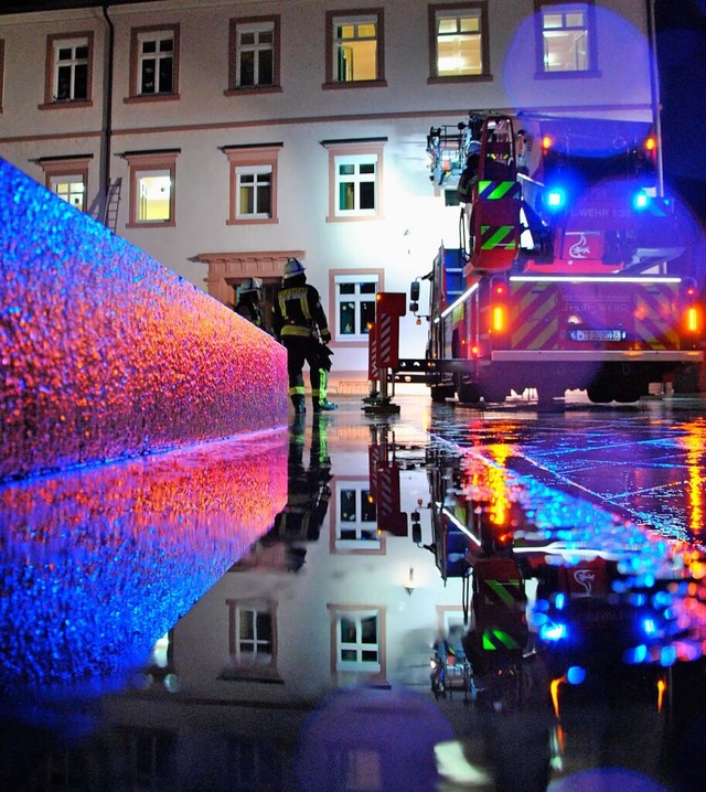 Die Drehleiter  vor der Talschule in Wehr  | Foto: Ralph Fautz