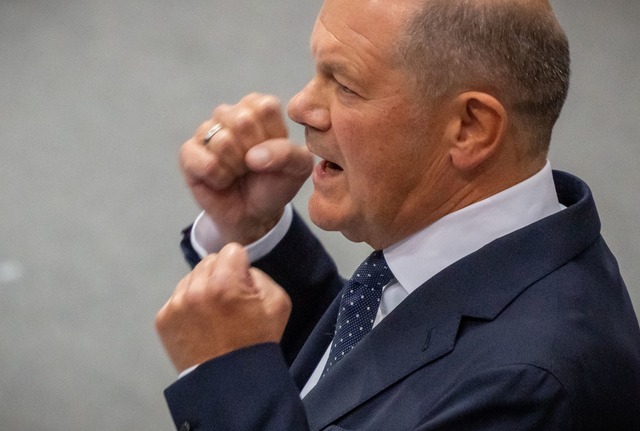 Bei der Generaldebatte war der sonst s...f Scholz (SPD) ungew&ouml;hnlich laut.  | Foto: Michael Kappeler/dpa