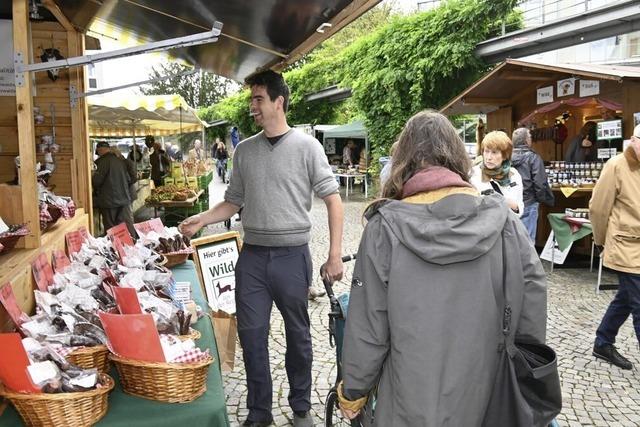 Naturparkmarkt mit Torte