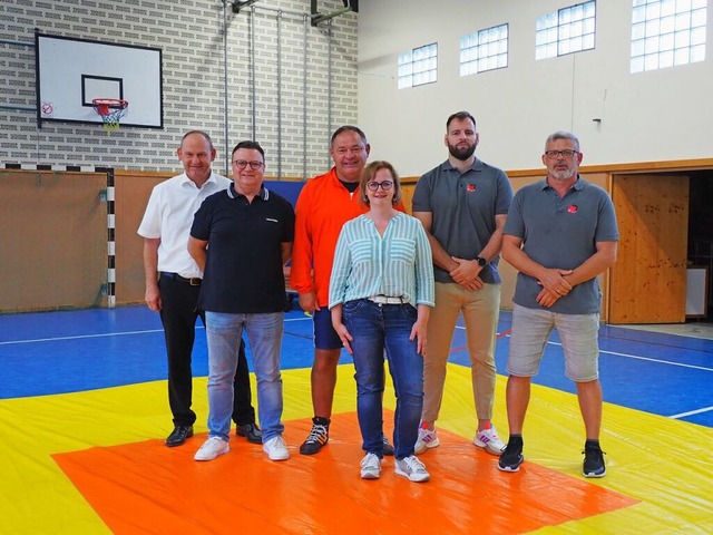 Andreas Rhle (von links), Uwe Stefanu... der Schulkooperation in Friedlingen .  | Foto: Herbert Frey