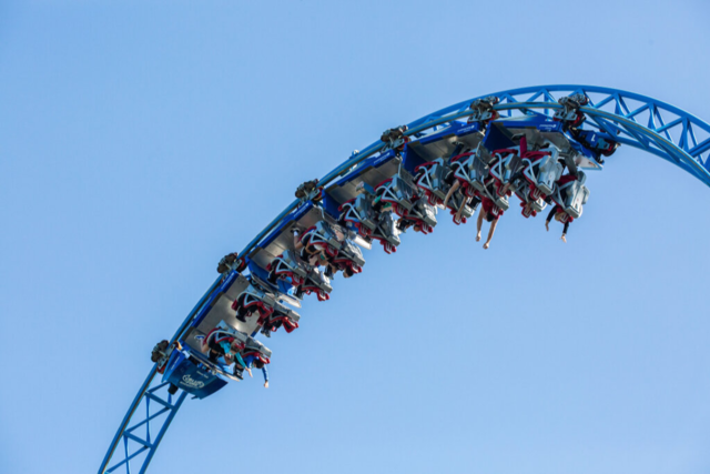 Europa-Park-Achterbahn Blue Fire steckt bei Regen 40 Minuten in Schrglage fest