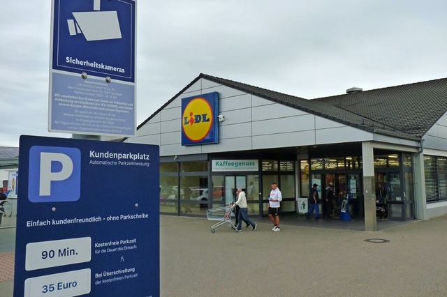 Kameras erfassen bei Lidl in Breisach ...rkdepot, die Parksnder zahlen mssen.  | Foto: Dirk Sattelberger