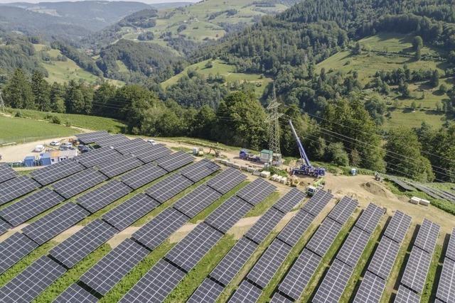 Frhnd stattet Gemeindehalle mit PV-Anlage aus