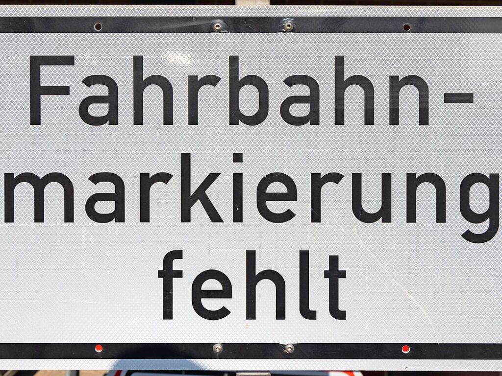 Immer viel zu tun gibt es auf den deutschen Autobahnen. Zu jeder Jahreszeit geben die Mitarbeiter der Autobahnmeisterei Freiburg-Hochdorf alles, um die A 5 zwischen Schutterwald und Neuenburg-Griheim fr den Verkehr sicherer zu machen.