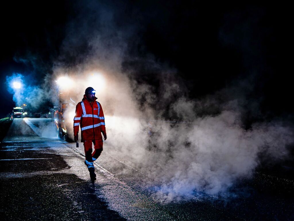 Immer viel zu tun gibt es auf den deutschen Autobahnen. Zu jeder Jahreszeit geben die Mitarbeiter der Autobahnmeisterei Freiburg-Hochdorf alles, um die A 5 zwischen Schutterwald und Neuenburg-Griheim fr den Verkehr sicherer zu machen.