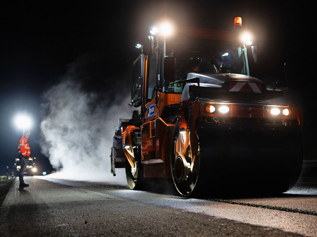 Immer viel zu tun gibt es auf den deutschen Autobahnen. Zu jeder Jahreszeit geben die Mitarbeiter der Autobahnmeisterei Freiburg-Hochdorf alles, um die A 5 zwischen Schutterwald und Neuenburg-Griheim fr den Verkehr sicherer zu machen.