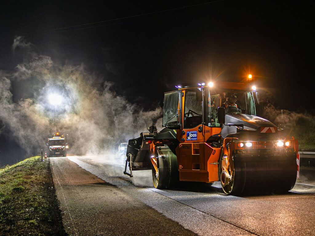 Immer viel zu tun gibt es auf den deutschen Autobahnen. Zu jeder Jahreszeit geben die Mitarbeiter der Autobahnmeisterei Freiburg-Hochdorf alles, um die A 5 zwischen Schutterwald und Neuenburg-Griheim fr den Verkehr sicherer zu machen.