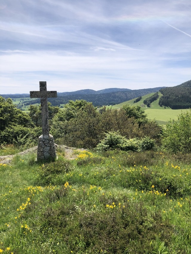 Blick vom Scheibenfelsen ins Hochtal Bernau  | Foto: Claudia Fler 