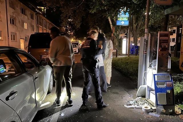 Unbekannte sprengen in Freiburg einen Parkautomat