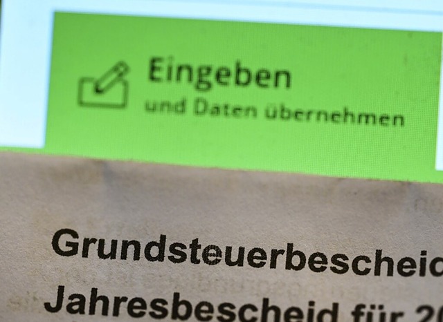 Die SPD fordert, die Belastung durch die Grundsteuer gering zu halten.  | Foto: Bernd Weibrod (dpa)