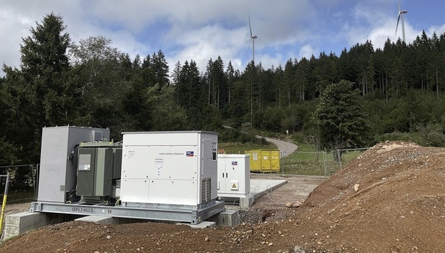 Auch die Windkraftanlagen von Husern ...n EnBw derzeit einen Batteriespeicher.  | Foto: Sebastian Barthmes