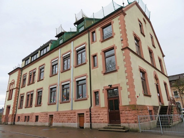 Die Tumringer Grundschule soll von 202...ch nicht alle Fenster erneuern lassen.  | Foto: Peter Gerigk